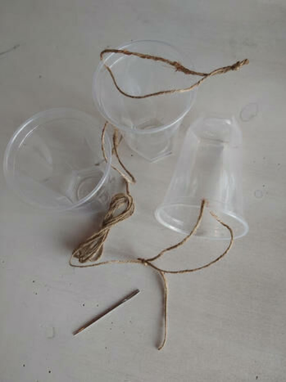 Lag fuglemat selv Plastkopper